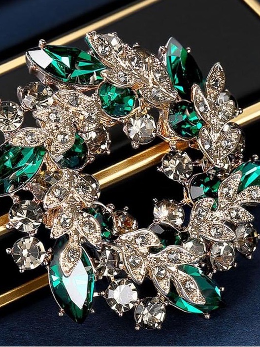 Anthropologie Emerald And Clear Crystal Wreath Brooch